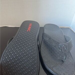 Vionic Black womens Sandals Sz 9 , with sequins , orthotics